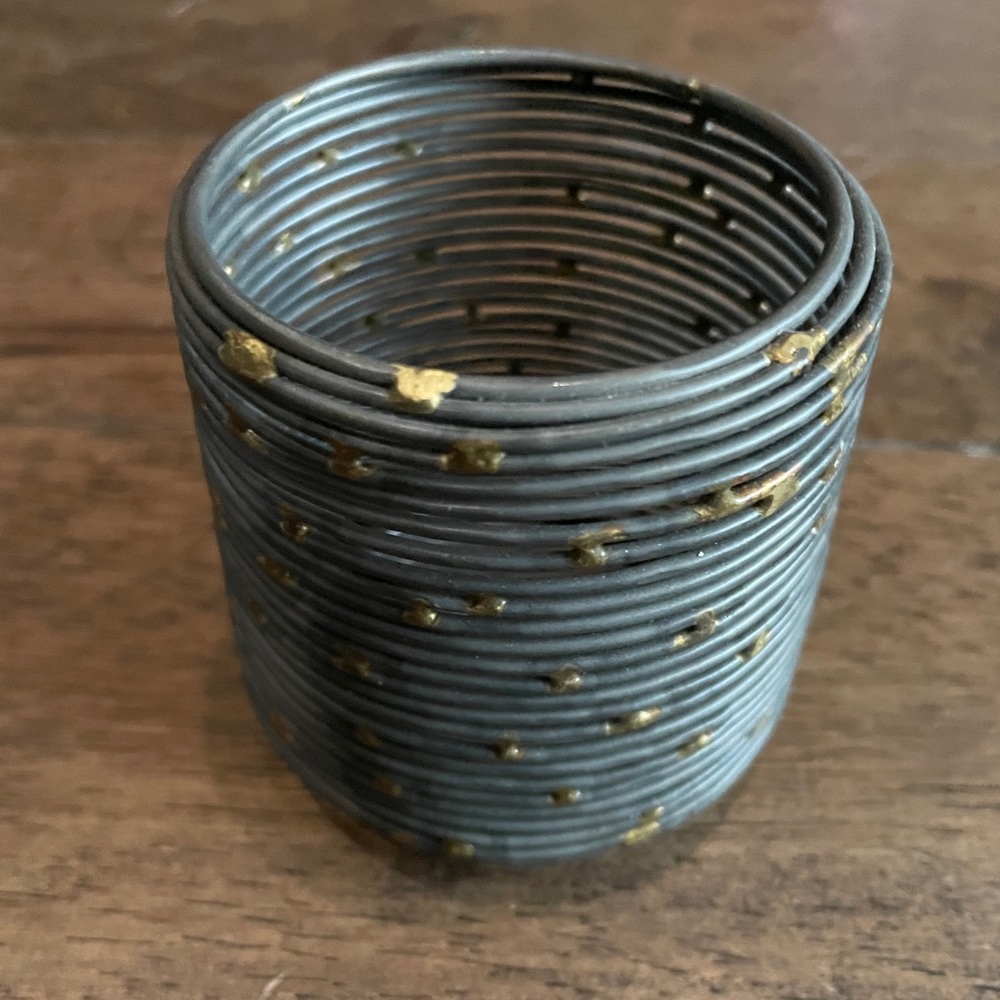 Metal candle holder